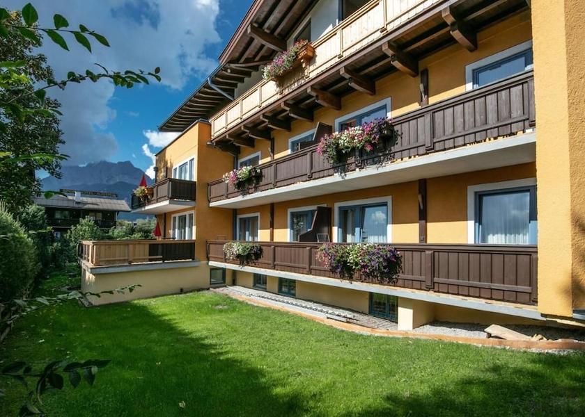 Tyrol Sankt Johann in Tirol Facade