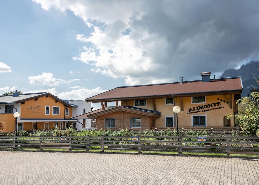 Tyrol Sankt Johann in Tirol Facade