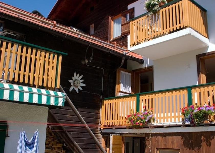 Vorarlberg Klösterle am Arlberg Exterior Detail