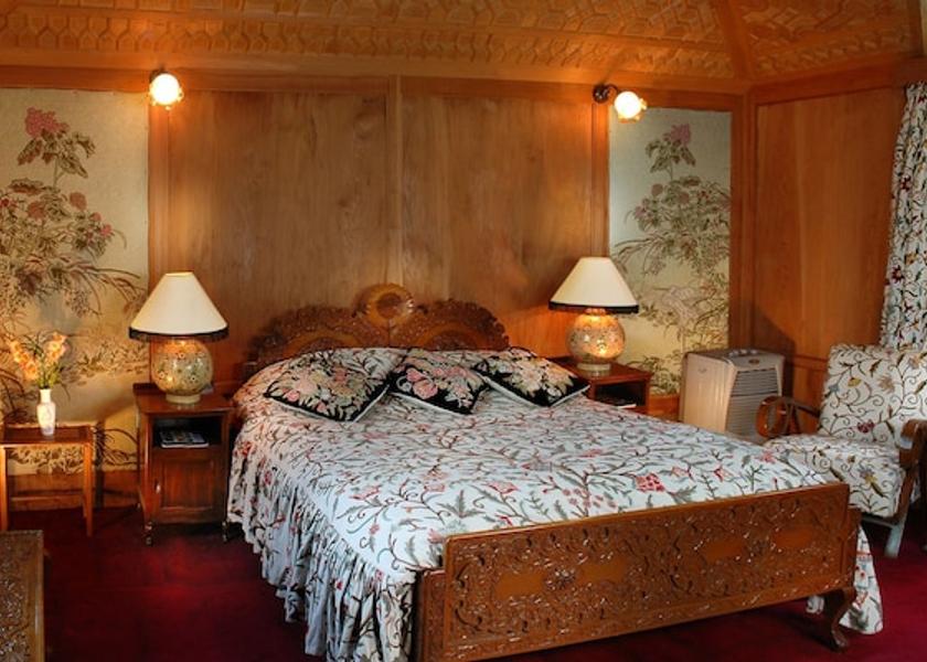 Jammu and Kashmir Srinagar Room