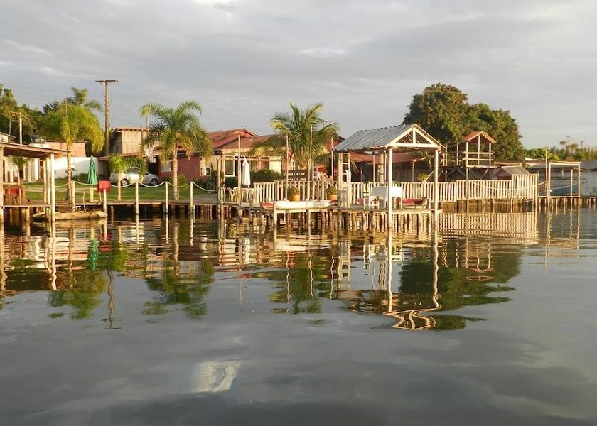Santa Catarina Laguna Exterior Detail