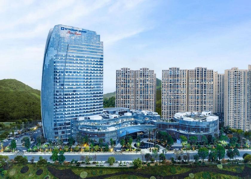 Hunan Yiyang Exterior Detail