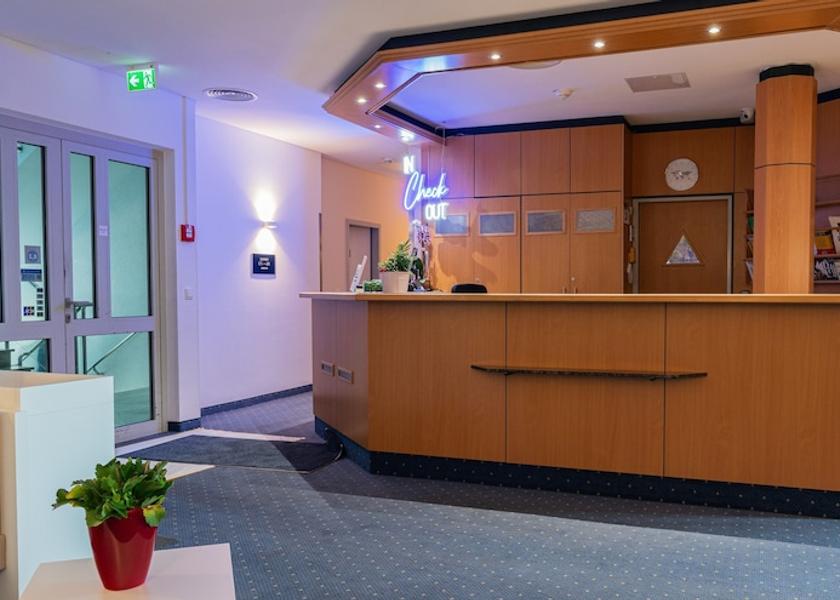 Hessen Friedrichsdorf Reception
