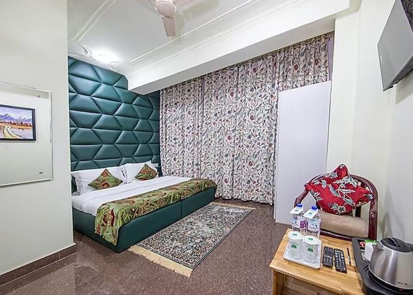 Jammu and Kashmir Srinagar Deluxe Room