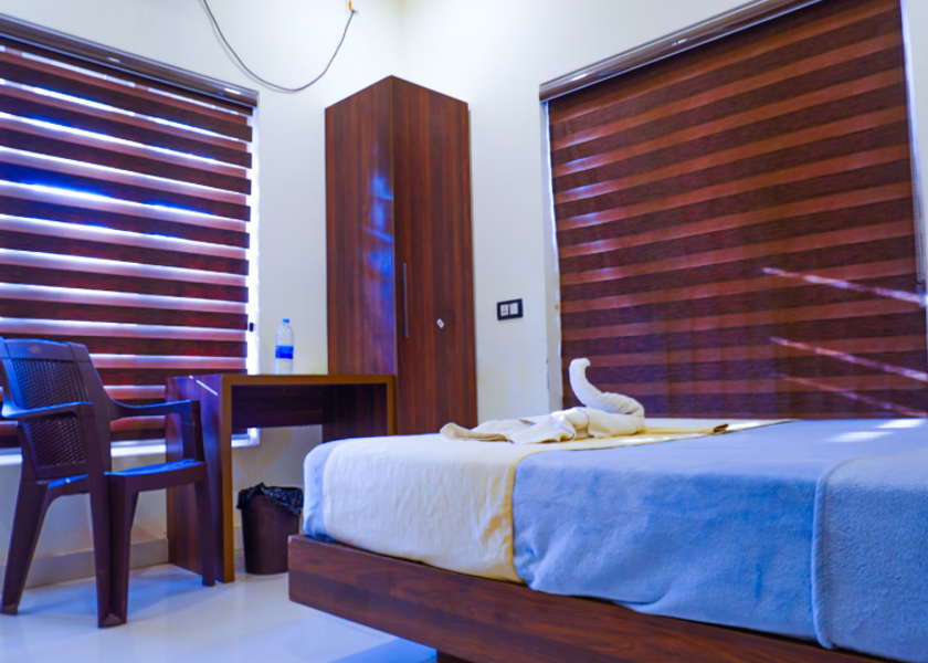 Kerala Alleppey Family Bed Air Conditioned Villa 1