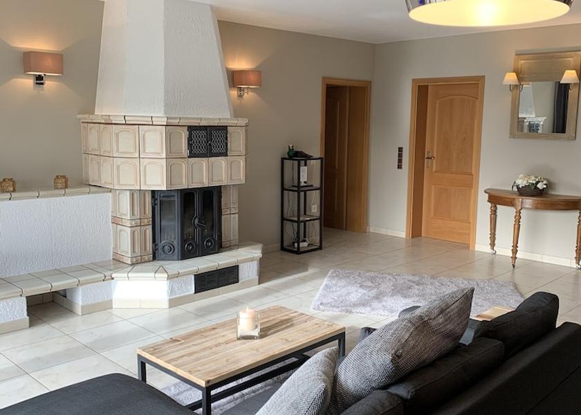 Saarland Perl Living Area