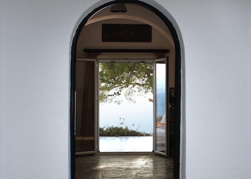 Peloponnese Loutraki-Agioi Theodoroi Entrance