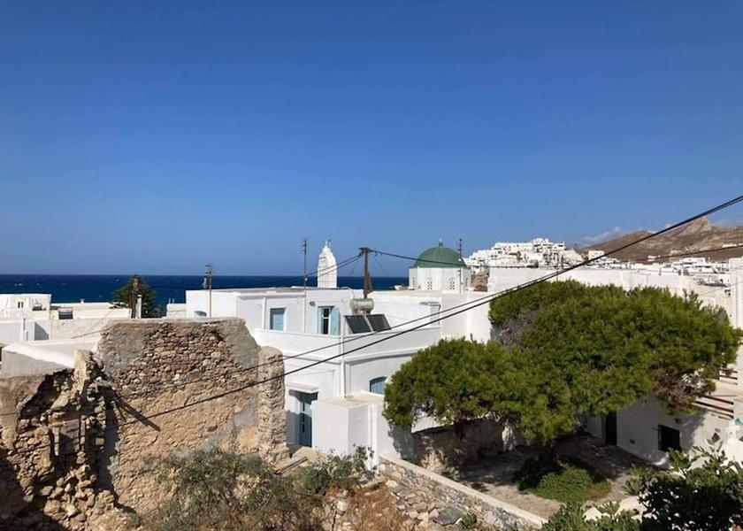  Naxos Exterior Detail