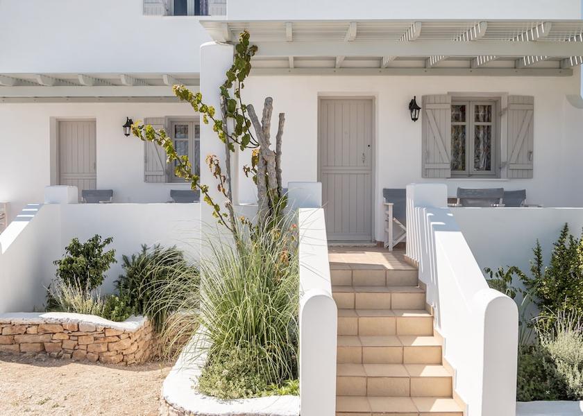  Naxos Interior Entrance