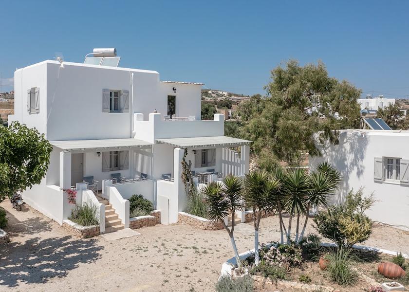  Naxos Exterior Detail