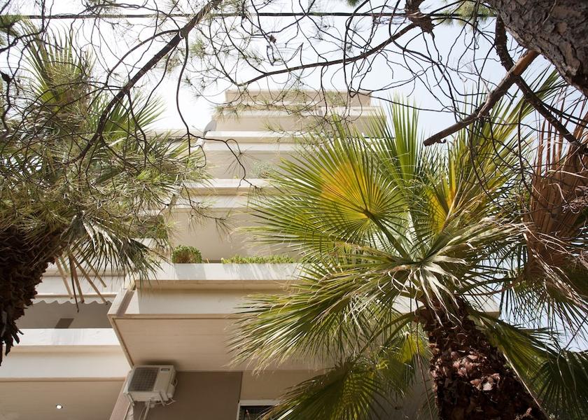 Attica Chalandri Facade