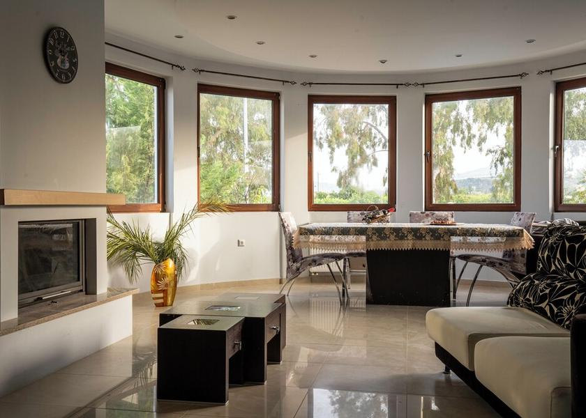  Rhodes Interior Entrance