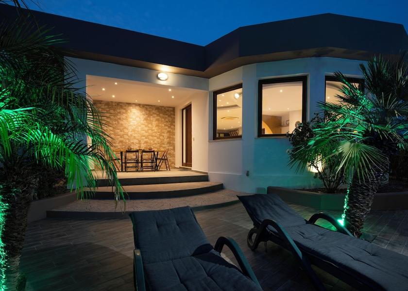  Rhodes Property Grounds