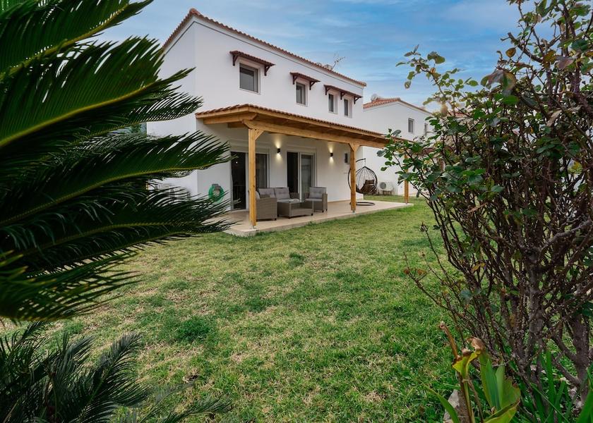  Rhodes Exterior Detail