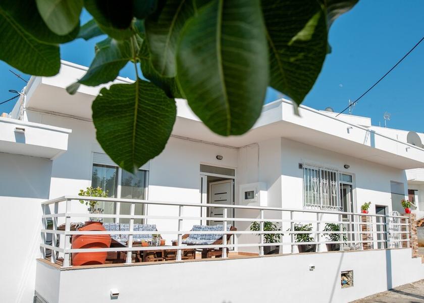  Rhodes Exterior Detail