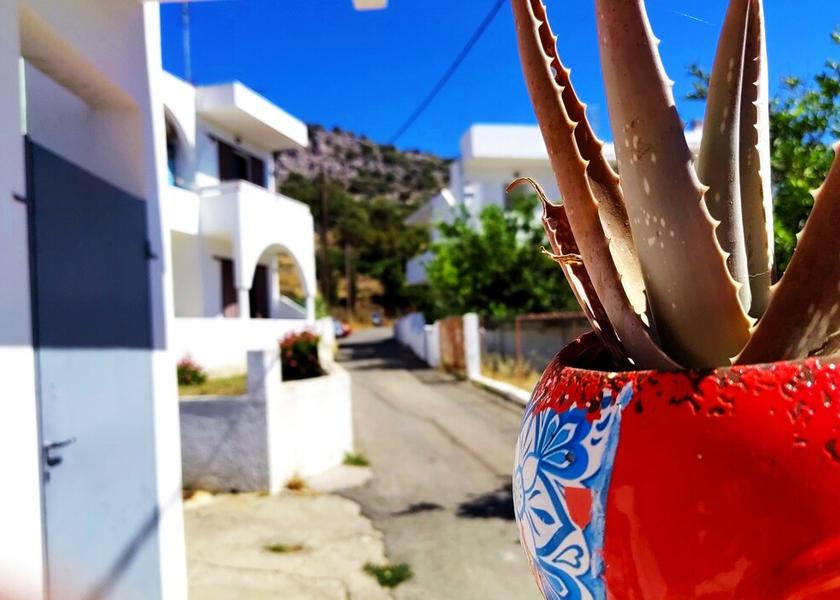  Rhodes Exterior Detail