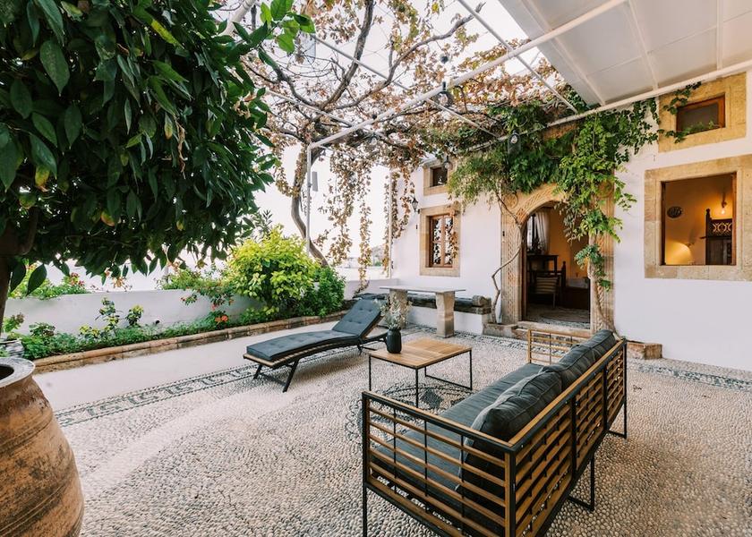  Rhodes Exterior Detail