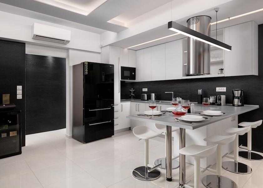  Rhodes Interior Entrance