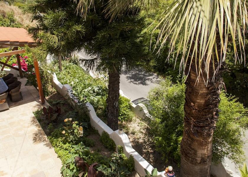 Crete Archanes-Asterousia Garden View