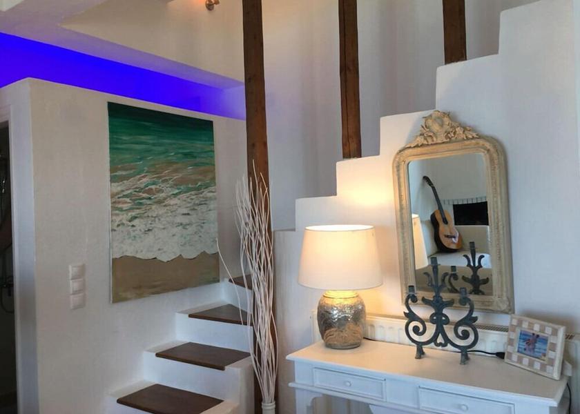  Kea Interior Entrance