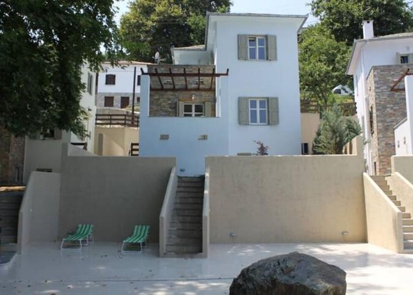 Thessalia Zagora-Mouresi Facade