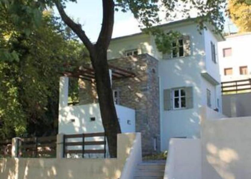 Thessalia Zagora-Mouresi Facade