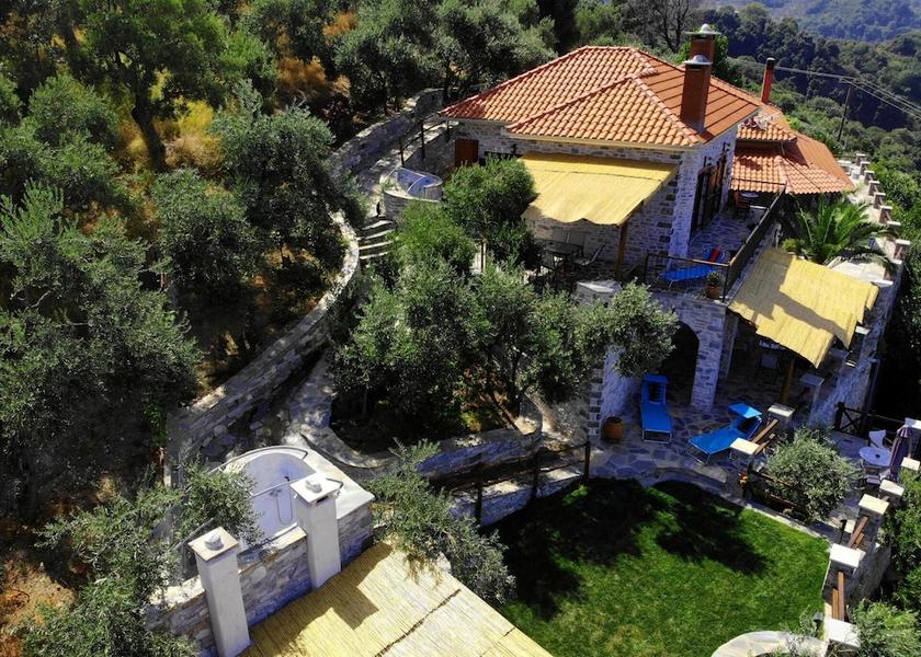 Thessalia Zagora-Mouresi Exterior Detail