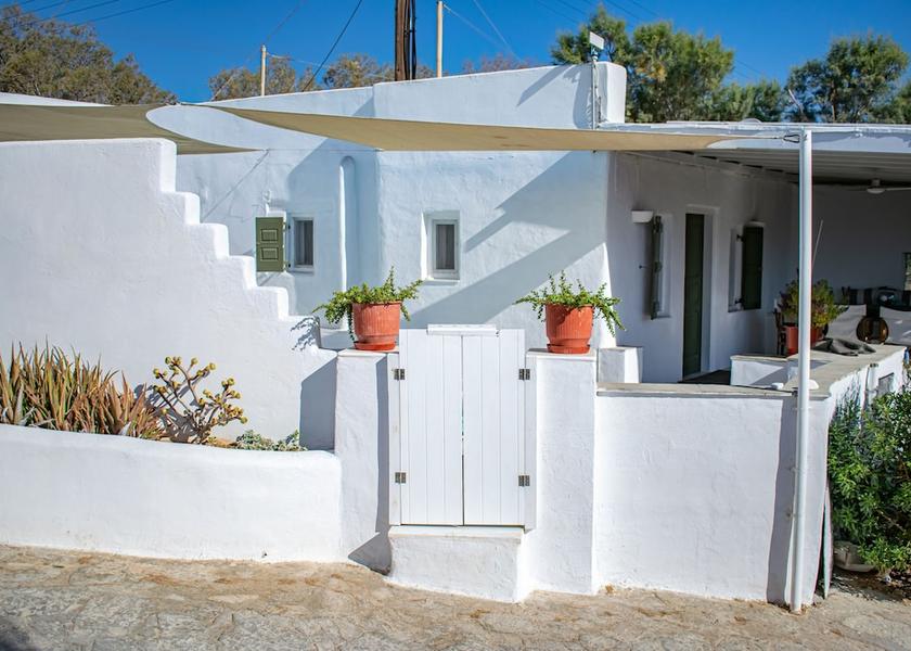  Paros Exterior Detail