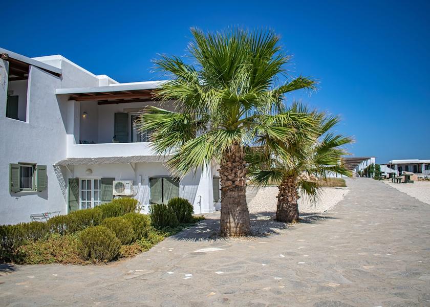  Paros Exterior Detail