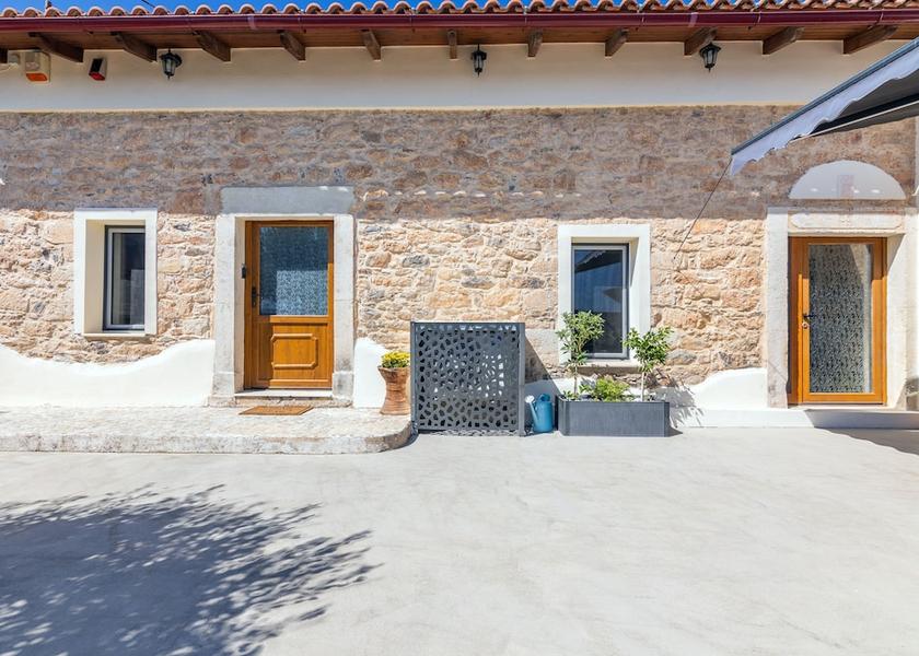 Crete Minoa Pediada Garden