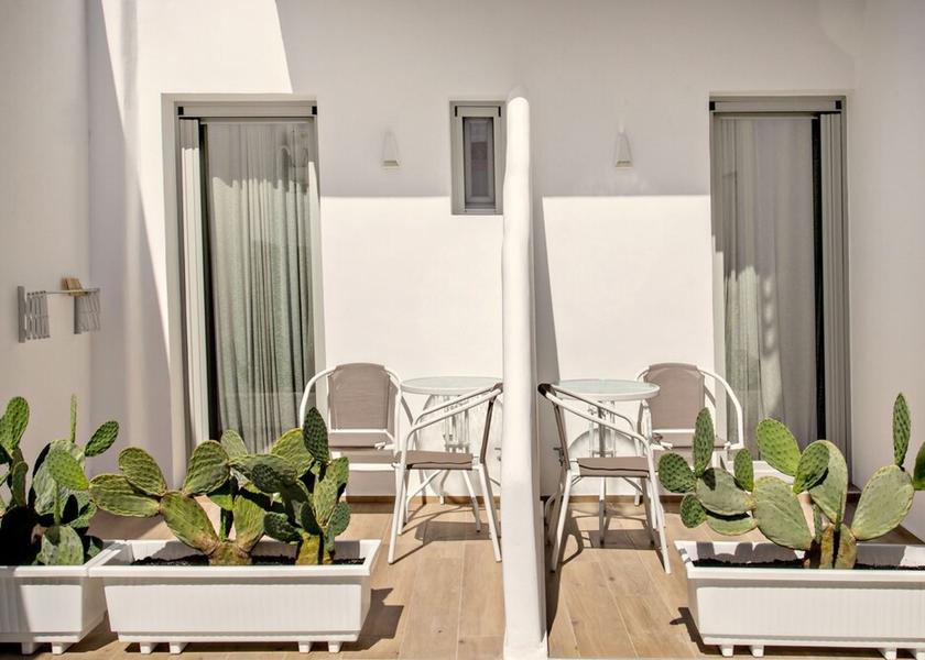  Tinos Exterior Detail