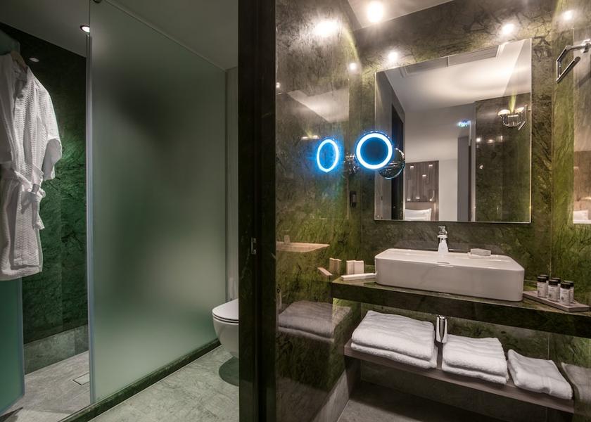 Crete Heraklion Bathroom