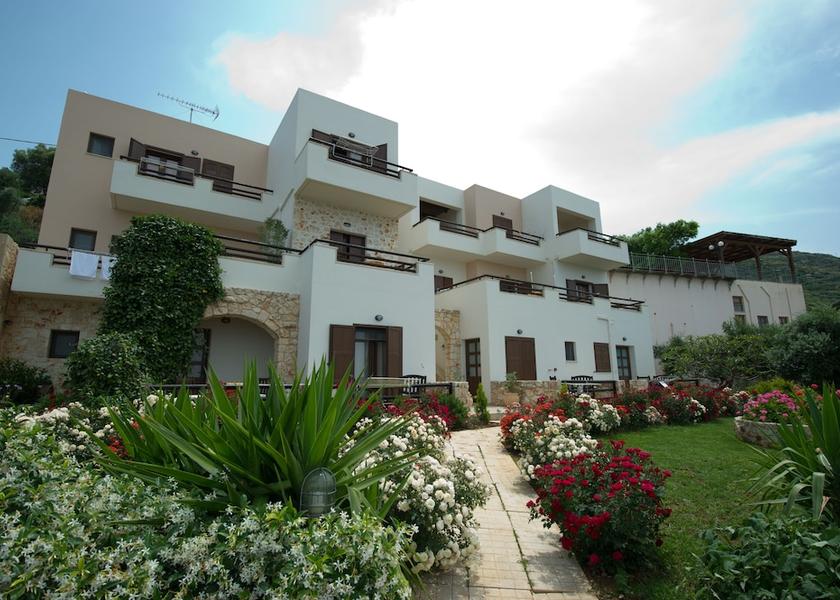 Crete Kissamos Facade