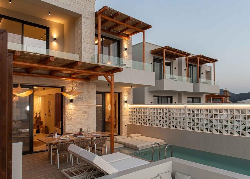 Crete Kissamos Facade