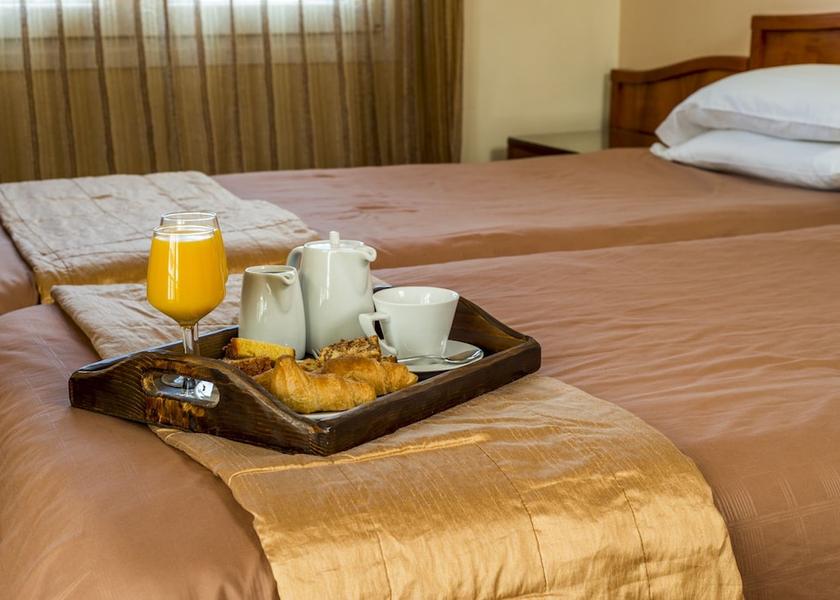 Room Service - Dining