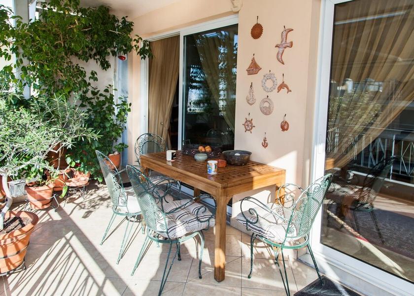 Attica Nea Smirni Exterior Detail