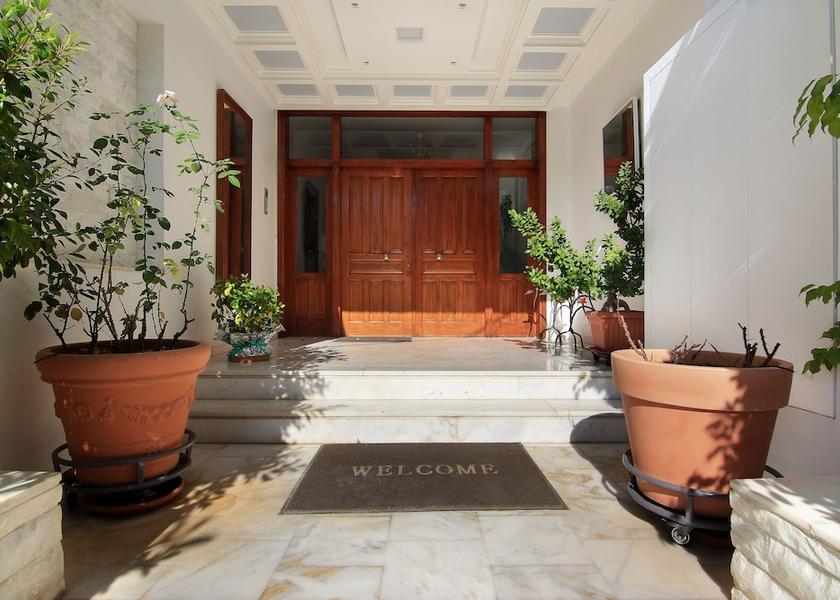 Attica Vari-Voula-Vouliagmeni Entrance