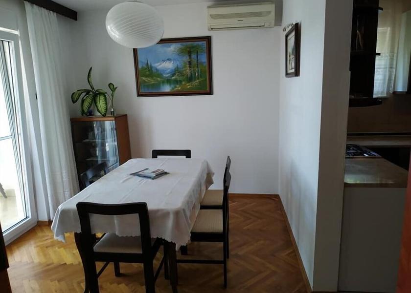 Primorje-Gorski Novi Vinodolski In-Room Dining