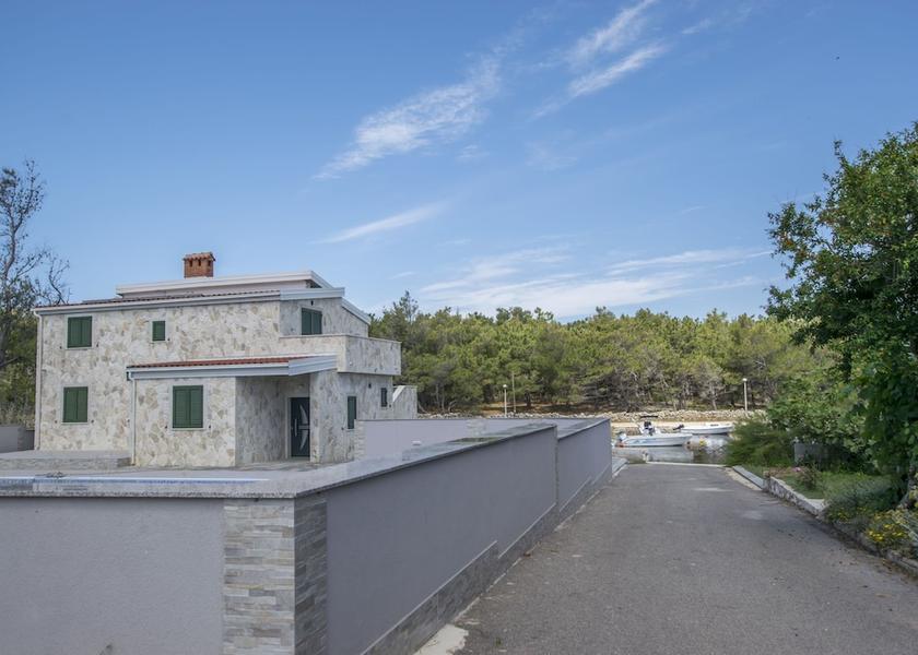 Zadar Vir Exterior Detail