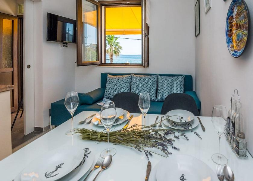 Zadar Vir Living Area