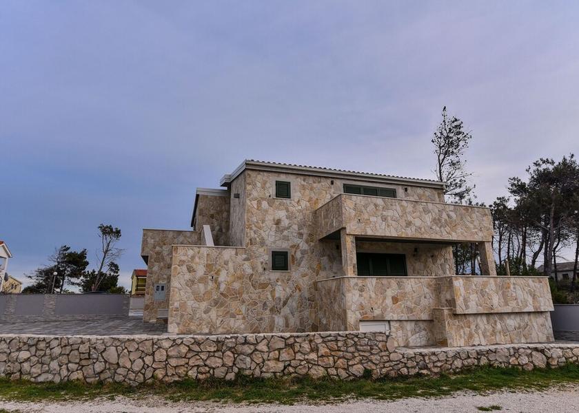 Zadar Vir Facade
