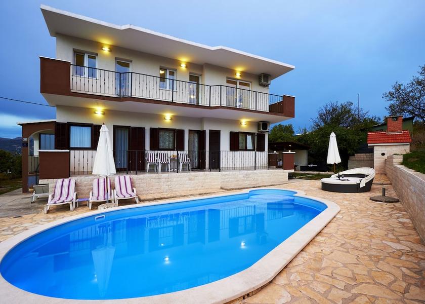 Zadar-Northern Dalmatia Starigrad Facade