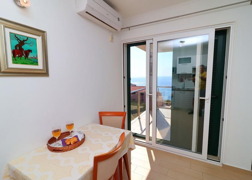 Dubrovnik-Neretva Korčula In-Room Dining
