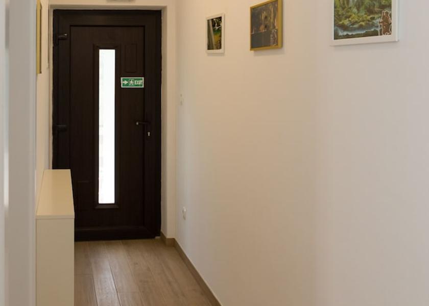 Lika-Senj Plitvicka jezera Interior Entrance