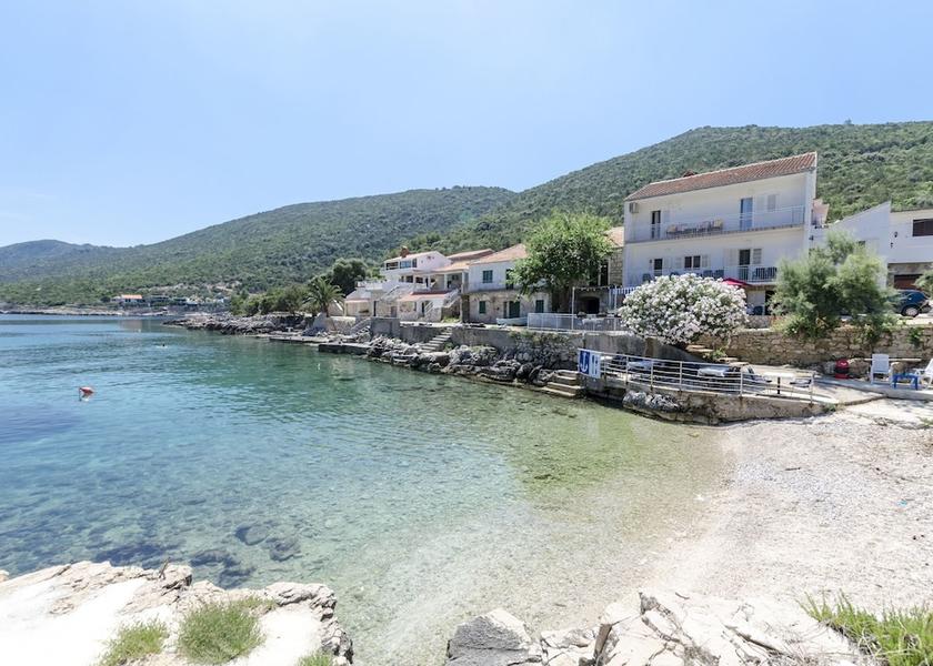 Split-Dalmatia Jelsa Beach