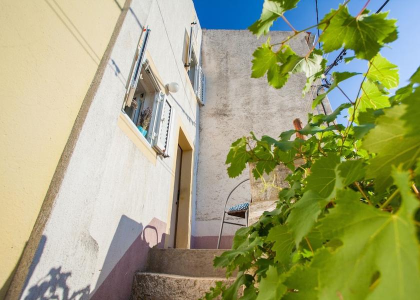 Primorje-Gorski Cres Entrance