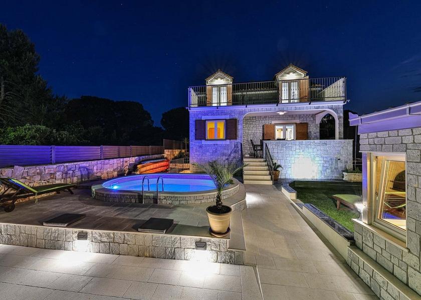 Split-Dalmatia Trogir Exterior Detail