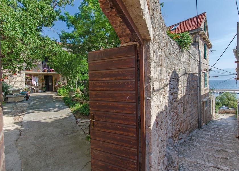 Split-Dalmatia Sutivan Exterior Detail