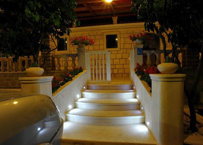 Split-Dalmatia Sutivan Exterior Detail