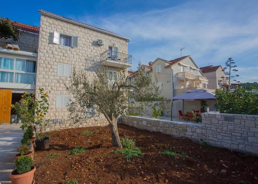 Split-Dalmatia Sutivan Exterior Detail